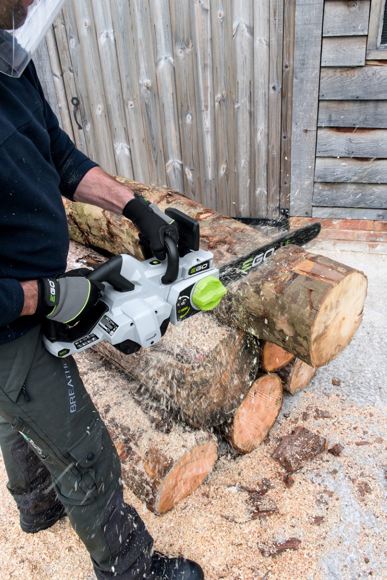 EGO CS1800E accu kettingzaag EGO CS1800E accu kettingzaag